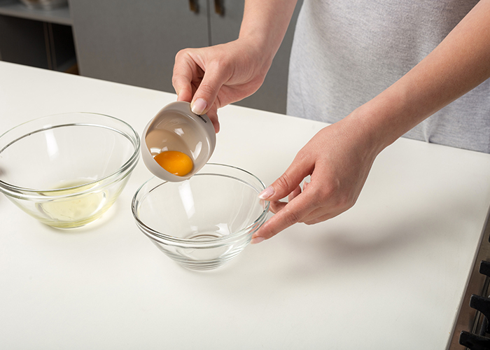 Plastic egg separator "Misty"