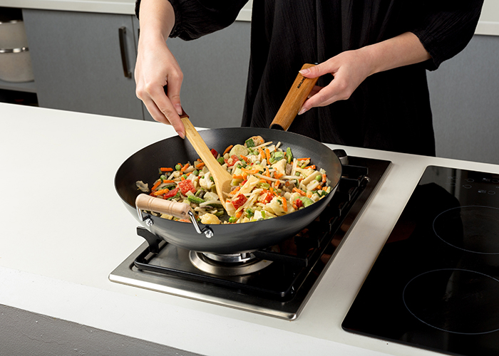 All you should know when you are cooking in wok pan!