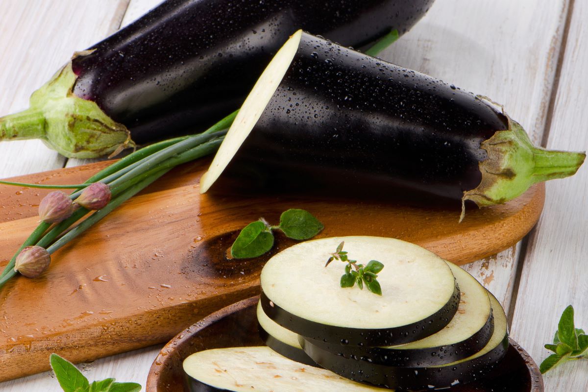 The nutritional benefits of eggplant that you did not know! (3+1 tips to cut it correctly!)