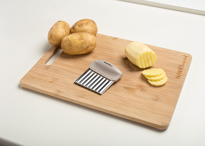 Potato and vegetable wavy edges cutter