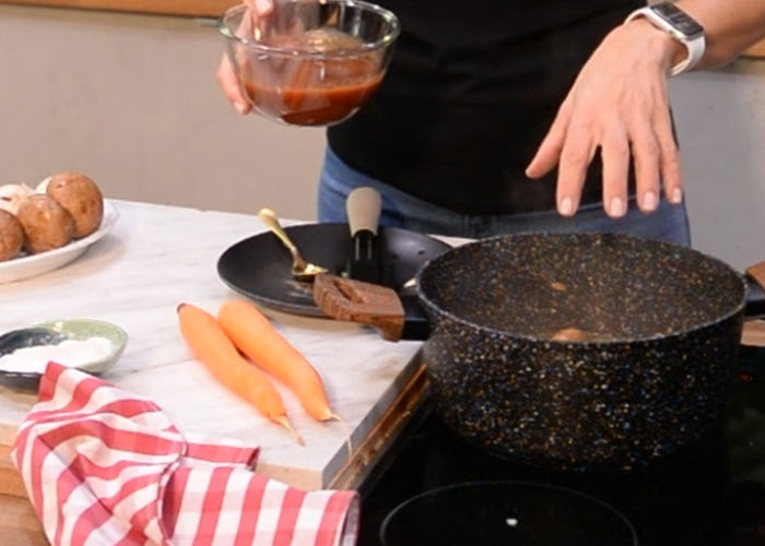 Κεφτεδάκια κοτόπουλου 30 λεπτών, τύπου Coq au Vin από την Αθηνά Λοϊζίδου