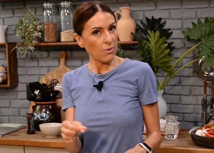 Παγωμένα μπράουνις σοκολάτας και βατόμουρου από την Αθηνά Λοϊζίδου