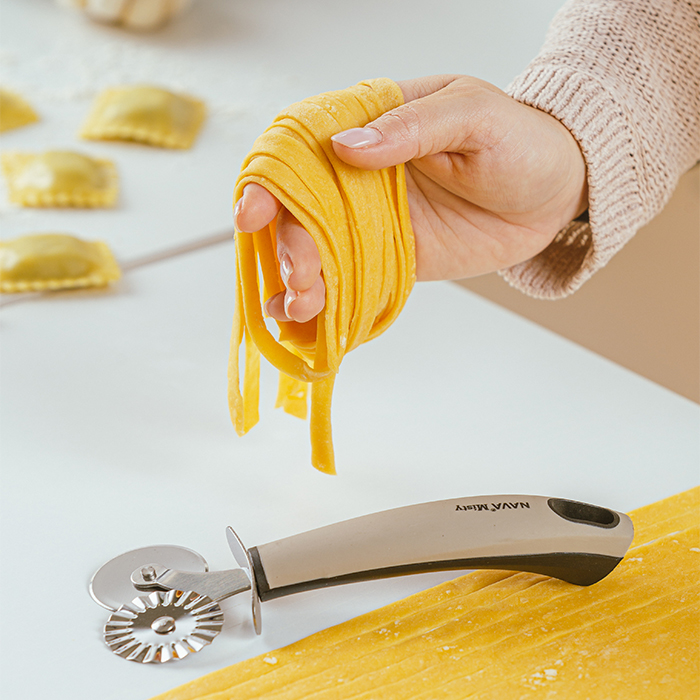 Professional Pasta Cutter Wheel - Fluted