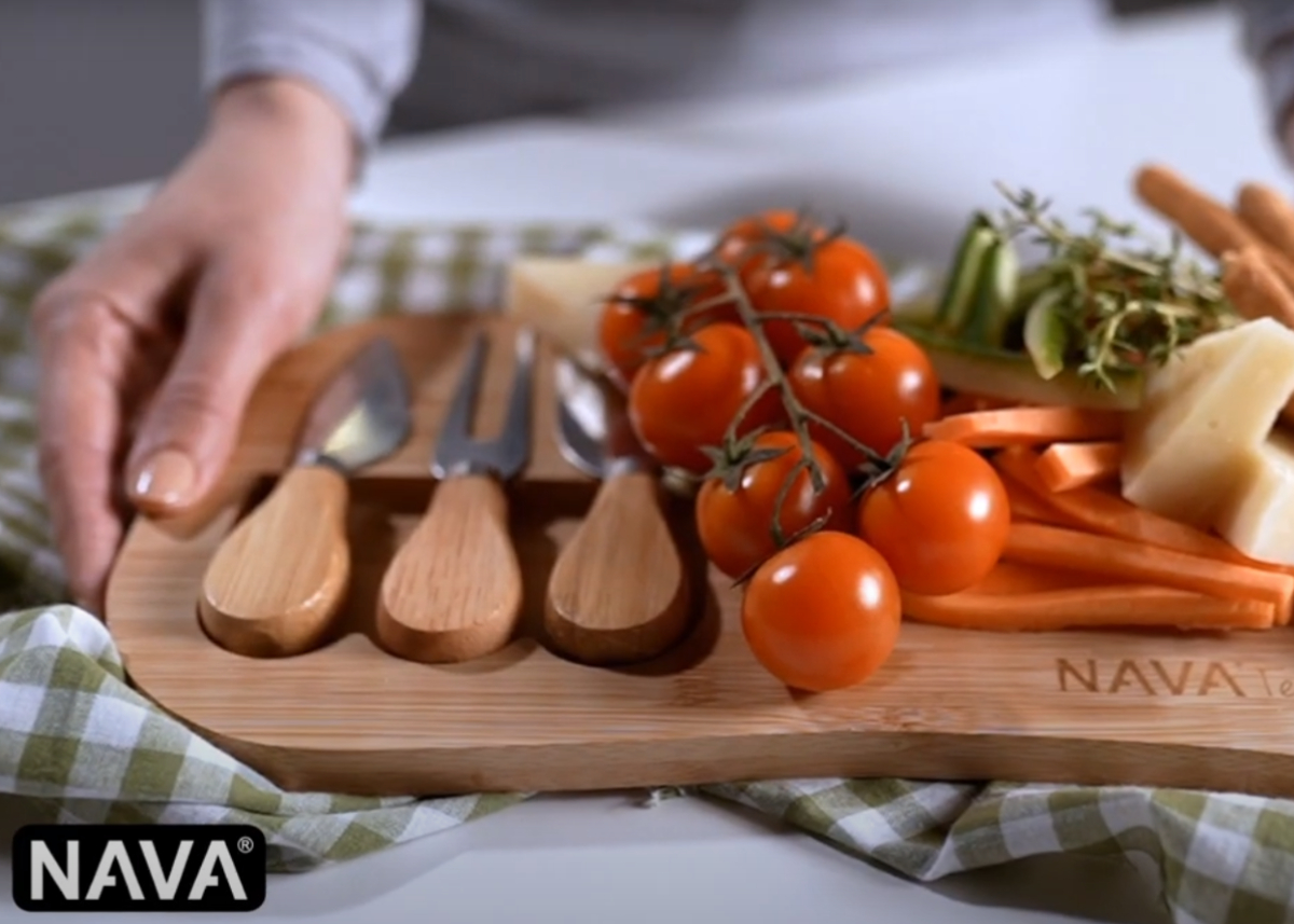 Bamboo cutting board for cheese "Terrestrial"