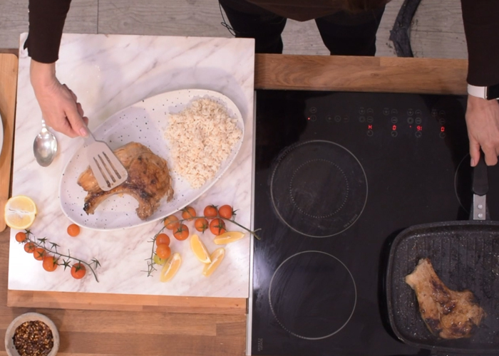 Χοιρινές μπριζόλες στη διπλή γκριλιέρα από την Αθηνά Λοϊζίδου