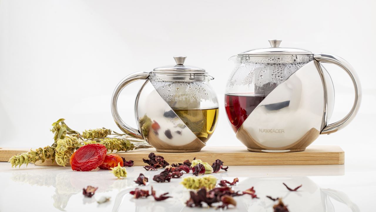 5+1 συνταγές για κρύο τσάι από ευεργετικά βότανα