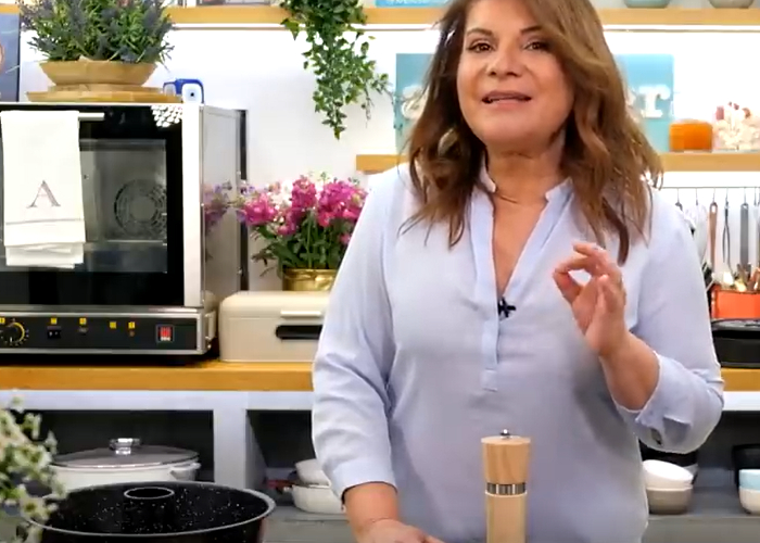 Angel Food Cake  - Keep cooking by Argiro Barbarigou