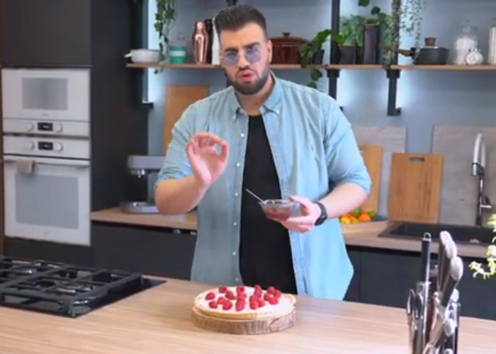 Τάρτα με γιαούρτι και raspberries | Σταύρος Βαρθαλίτης